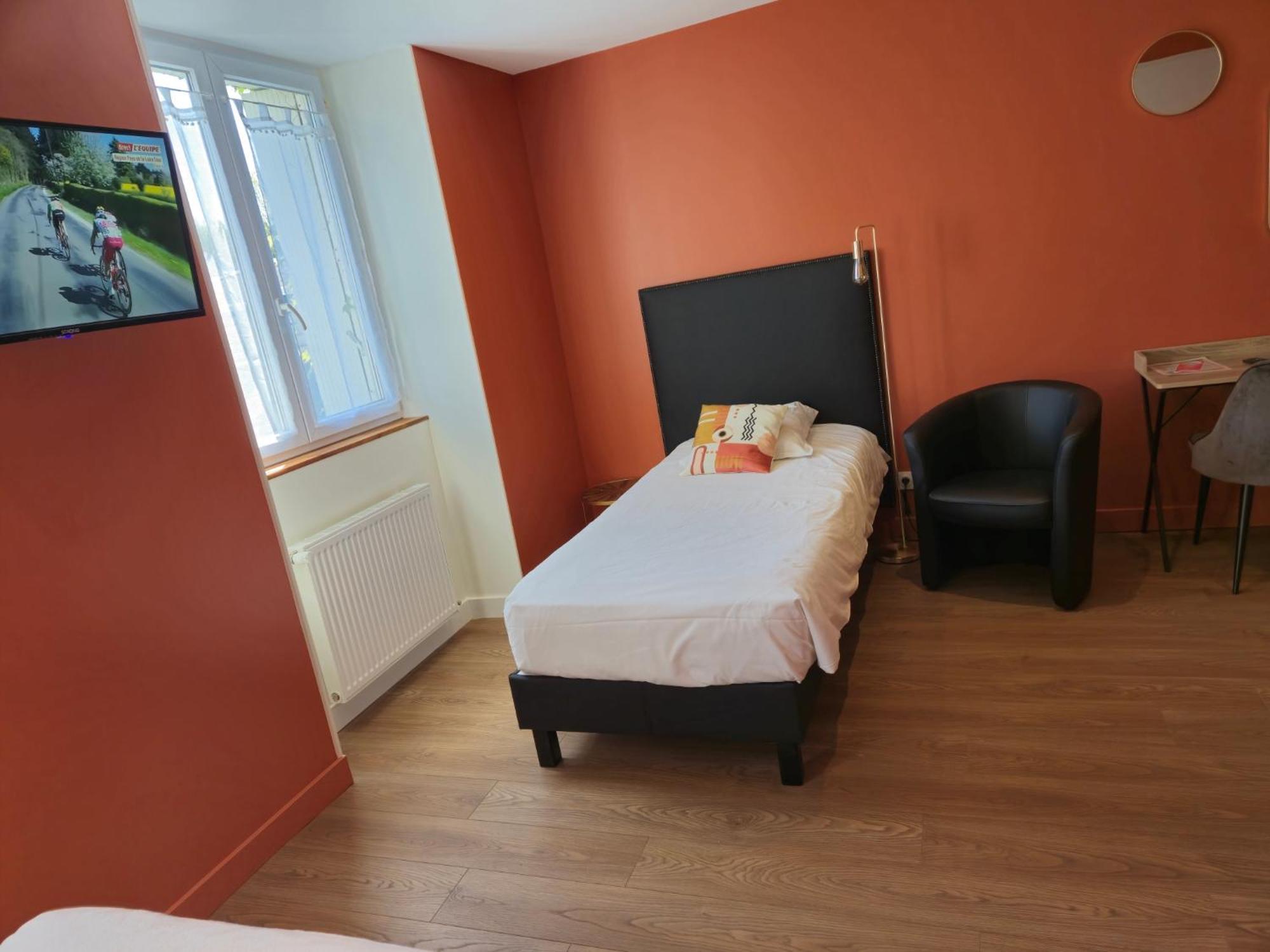 Le Hotel 2*